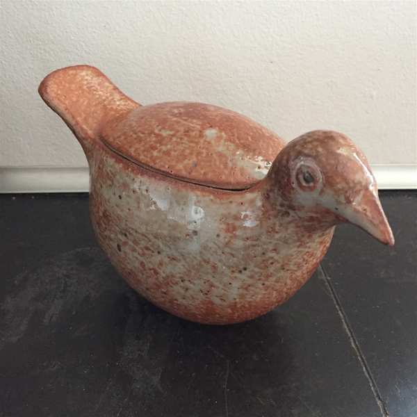 Trine Heegaard Keramik Lågkrukke som fugl