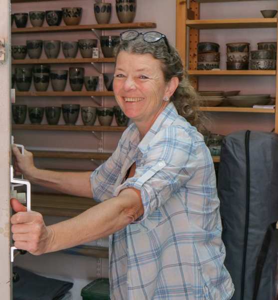 trine-heegaard-keramiker i Gallery ArtTour